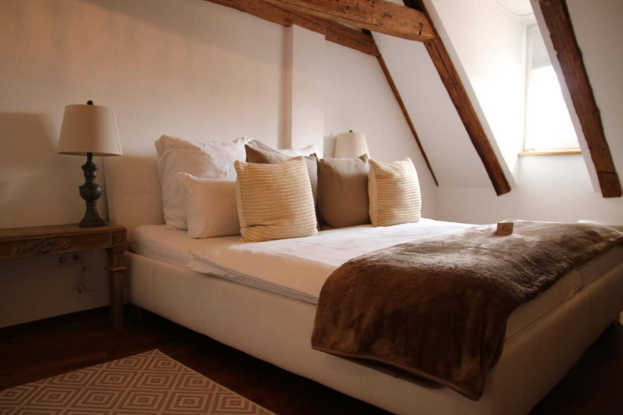L'Ostello Altstadthotel Regensburg Bagian luar foto