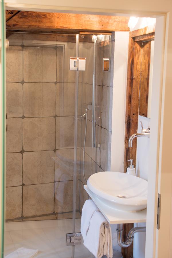 L'Ostello Altstadthotel Regensburg Bagian luar foto