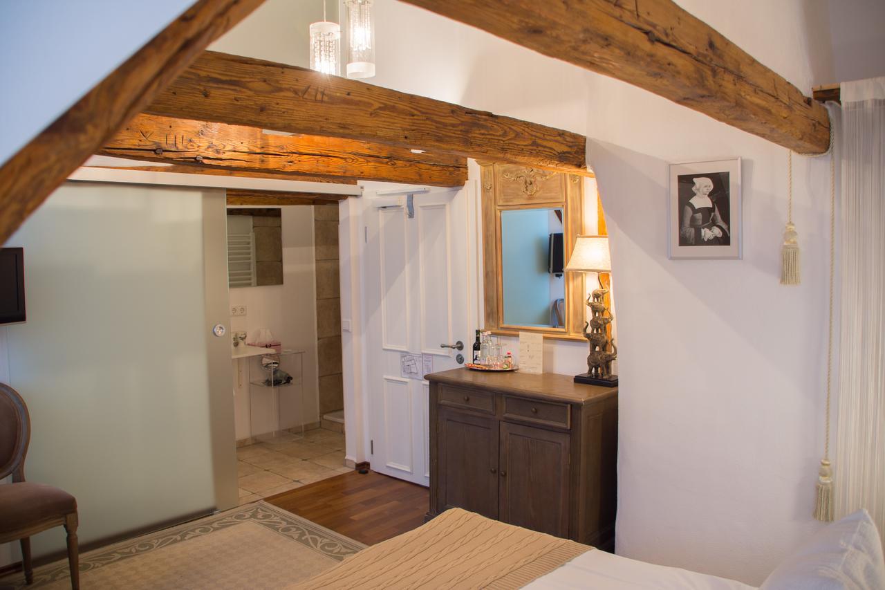 L'Ostello Altstadthotel Regensburg Bagian luar foto