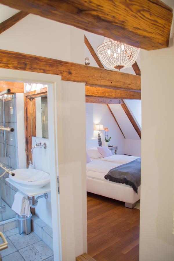 L'Ostello Altstadthotel Regensburg Bagian luar foto
