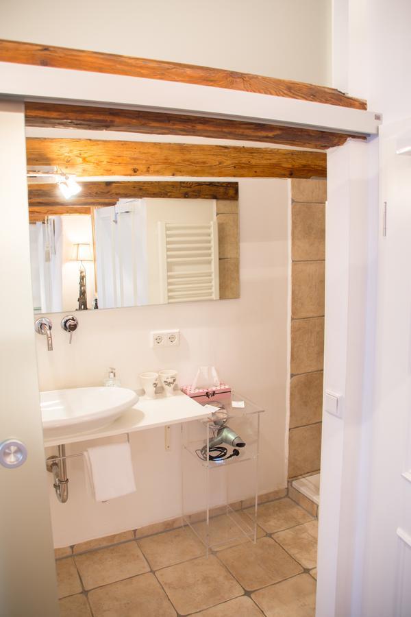 L'Ostello Altstadthotel Regensburg Bagian luar foto